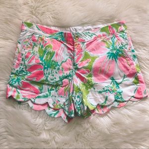 NWOT Lilly Pulitzer scalloped buttercup short